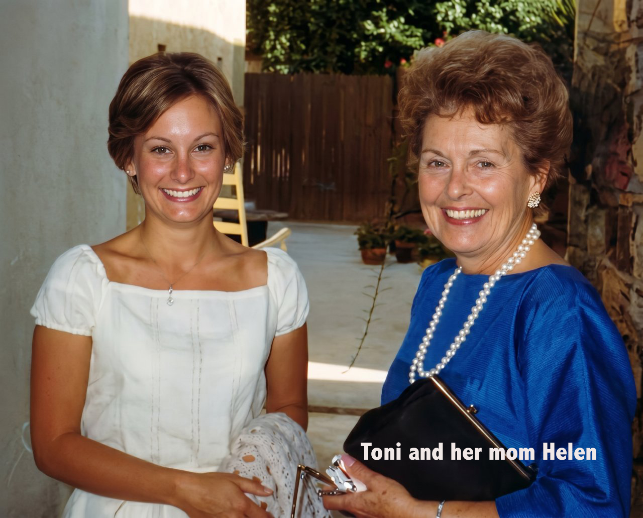 ToniandHelen1.jpg